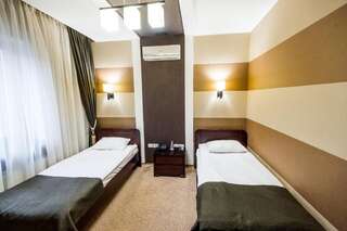 Отель Hotel Complex Dacha Винница Стандартный двухместный номер с 2 отдельными кроватями-1